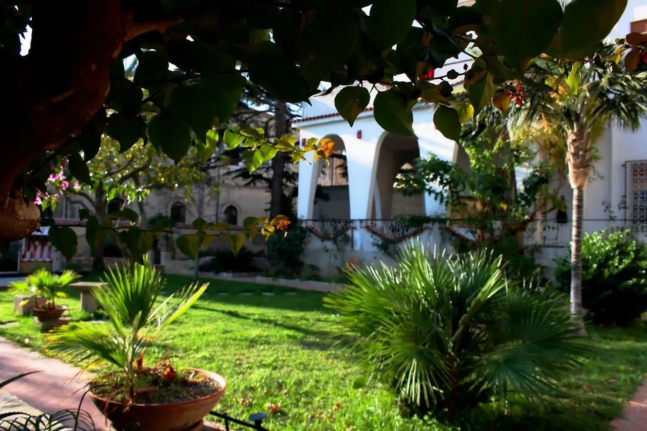 Villa Chelia Patti Apartment